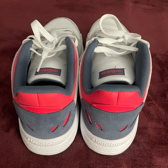 MENS Adidas Tennis shoes. Size 12. WORN ONCE. - Picture 4 of 4